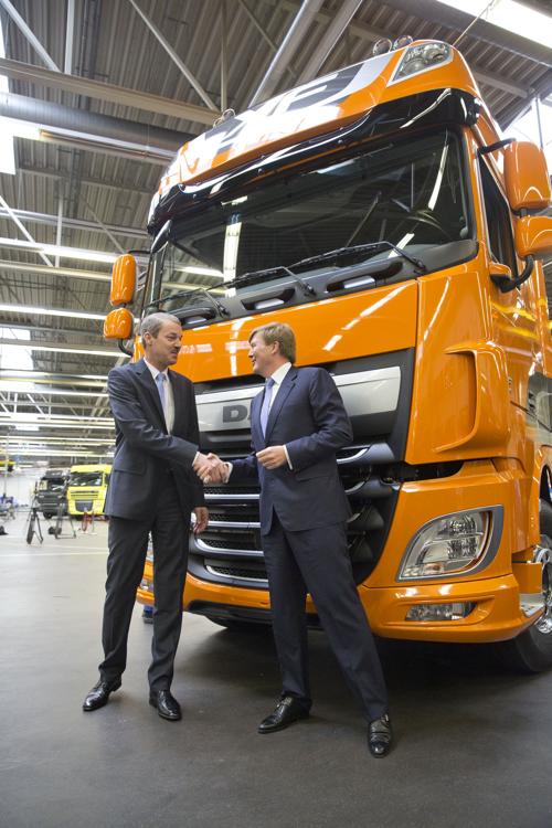 Принц Нидерландов запустил производство нового поколения грузовиков DAF