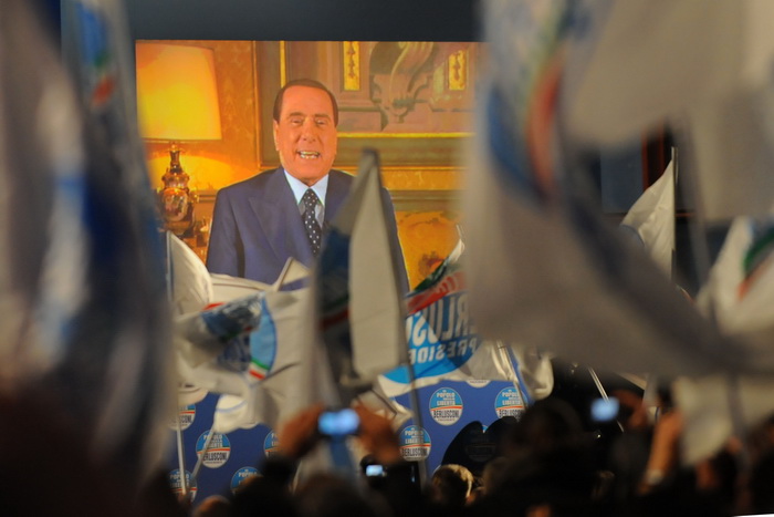 Берлускони отменил свое последнее выступление перед выборами