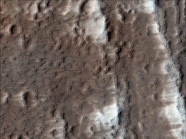 Марс. Гора Аскрийская. Фото: NASA/JPL/University of Arizona