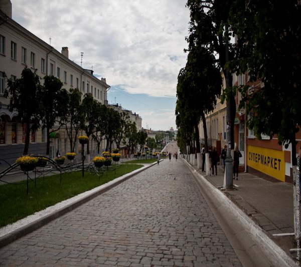 Орел современный. Так сейчас выглядит улица Болховская. Брусчатка, к сожалению, сохранилась лишь на небольшом отрезке улицы... Фото: venividi.ru