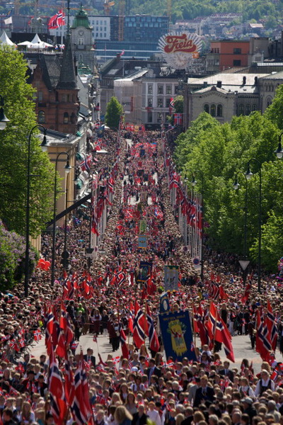 Фоторепортаж о празднике Национального дня в Норвегии