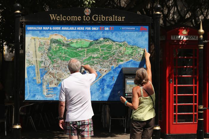Испания усилила проверки на границе с Гибралтаром