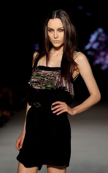 Коллекция от Hussy на австралийской Неделе моды весна-лето 2010/11. Фоторепортаж