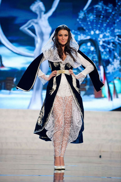 Участницы конкурса «Мисс Вселенная - 2012» в национальных костюмах.  Часть 2