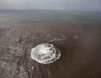 Извержение подводного вулкана. Фото: DESIREE MARTIN/AFP/Getty Images