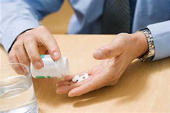 Аспирин здоровым людям приносит больше вреда, чем пользы
