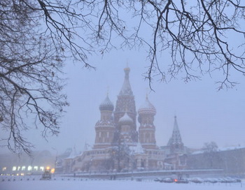 Врачи отмечают небольшой рост числа обращений жителей Москвы в травмпункты из-за снегопада