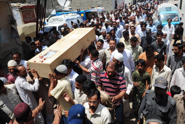 Почти 140 человек погибли при крушении самолёта в Пакистане
