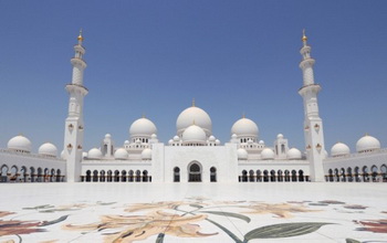 Большая мечеть Аль Нахайяна Шейха Заида бен Султана. Фото предоставлено ADTA