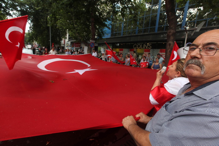 Взрыв бомбы в Турции: 8 погибших