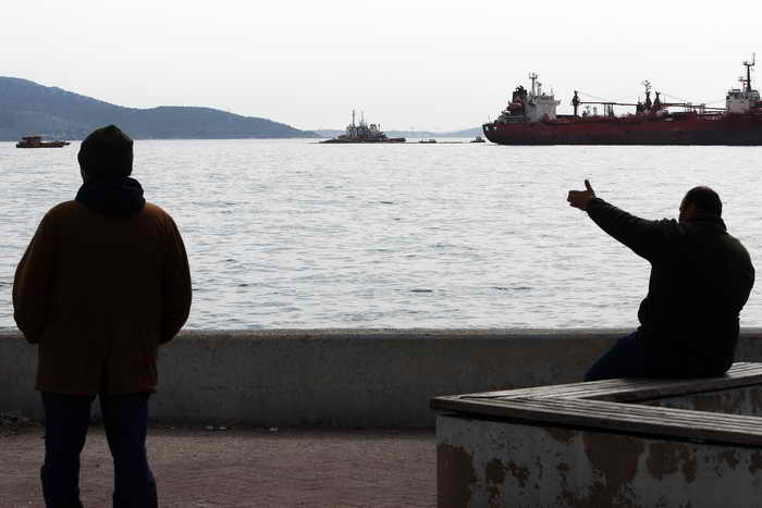 Греческий танкер с 24 российскими моряками захвачен у берегов Того