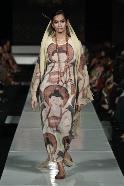 Презентация коллекции от Ghea Pangabean на Неделе моды 2010 в Джакарте