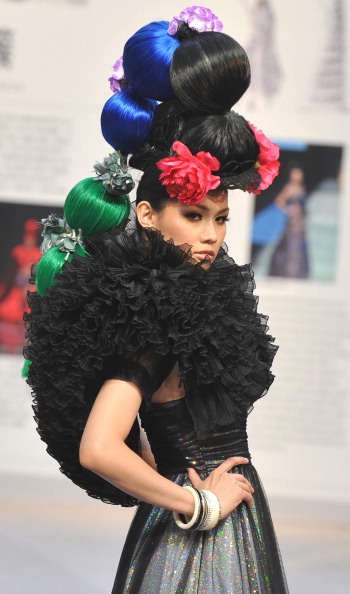 Модное дефиле на цветочной выставке ЭКСПО-2010 в Тайбэе