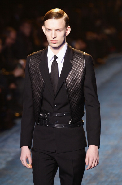 Коллекция мужской одежды осень-зима 2011 от Versace