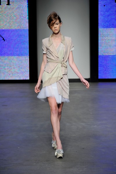 Коллекция от Annah Stretton на австралийской Неделе моды весна-лето 2010/11. Фоторепортаж