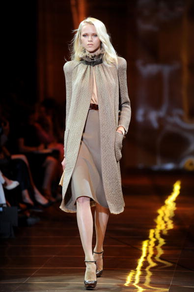 Коллекция Armani Prive на Неделе моды Haute Couture сезона осень-зима 2010-2011 в Париже. фоторепортаж