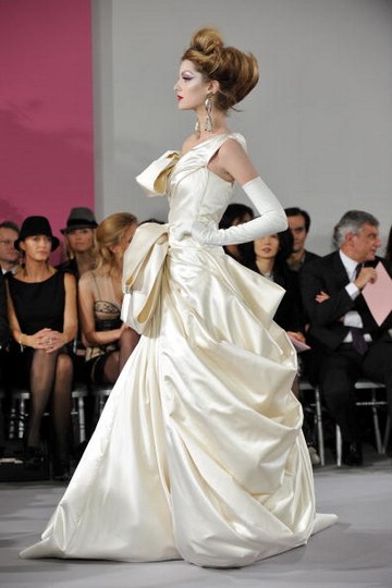 Известный бренд Christian Dior на Неделе моды в Париже