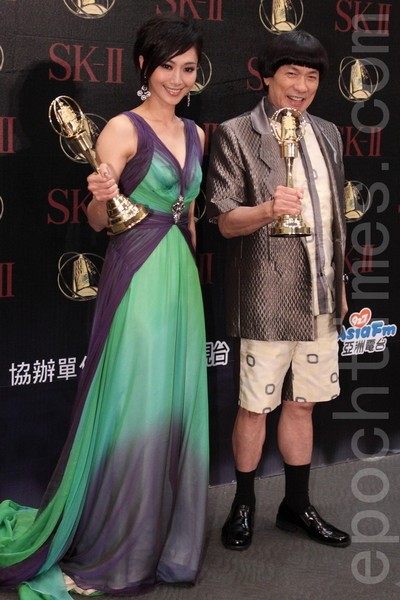 Наряды тайваньских звезд: церемония вручения премии "Золотой колокол" в Тайбэе