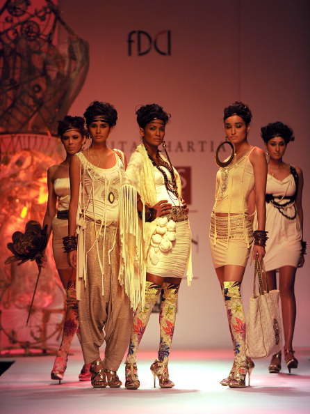 Неделя моды в Индии: коллекции от индийских дизайнеров
