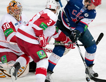 Хоккеисты СКА забросили семь безответных шайб "Витязю"