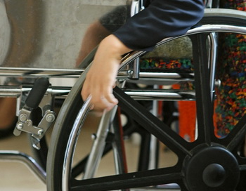 Инвалидная коляска. Фото РИА Новости