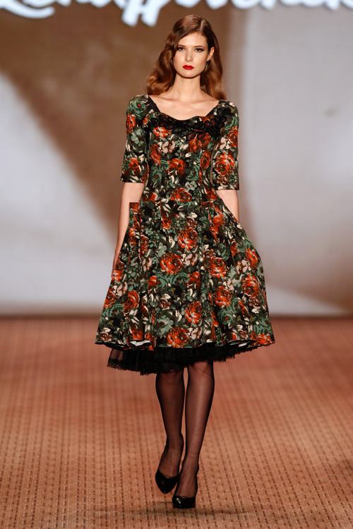 Лена Хошек представила коллекцию платьев 2014/2015 в Берлине