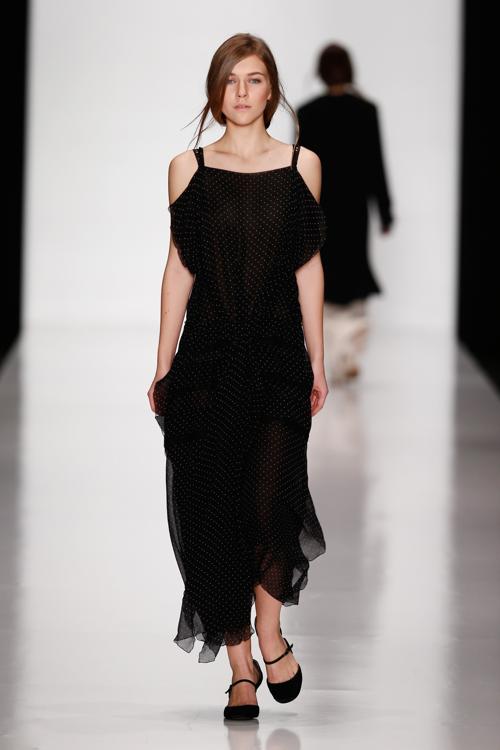 Лена Цокаленко провела показ моды 2014 в Москве