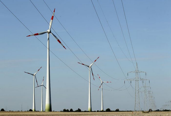 Ветряные турбины около Биттерфелда, Германия. Фото: Andreas Rentz/Getty Images