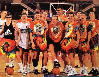 Команда литовского олимпийского баскетбольного клуба в новом документальном фильме «Другая команда мечты». Фото с сайта theepochtimes.com