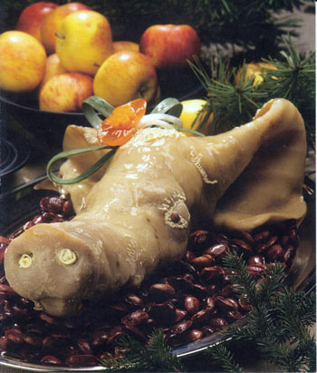 Запеченная голова свиньи – одно из традиционных новогодних блюд в Европе