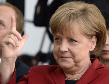 Меркель может порекомендовать министрам не ехать на ЧЕ-2012 на Украине
