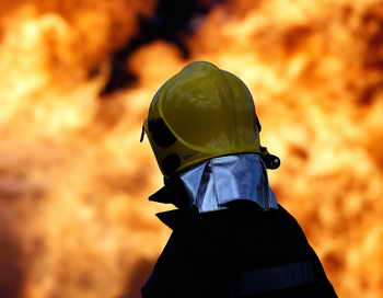 При тушении пожара в Москве погибли двое пожарных