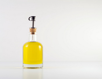Вторичное использование растительного масла вредно для здоровья. Фото: Maria Kallin/Getty Images