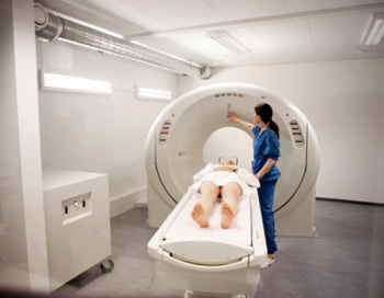 Как альтернативу можно рассматривать компьютерную томографию. Фото: Thomas Tolstrup/Getty Images News