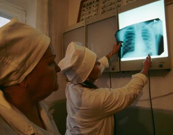 В России больных туберкулезом медики предложили принудительно изолировать. Фото: Karen Kasmauski/Getty Images 