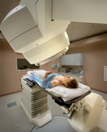 Лечение тяжелых форм рака связано с травматичными методами, вроде лучевой терапии. Фото: Lester Lefkowitz/Getty Images
