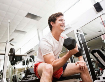 Ваше желание похудеть или набрать мышечную массу определяет тот вид тренировки, которому вы должны следовать. Фото: Jupiterimages/Getty Images