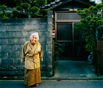 Японские женщины продолжают удерживать пальму первенства в мире по уровню средней продолжительности жизни, которая составляет около 86 лет. Фото: Ben Clark/Getty Images.