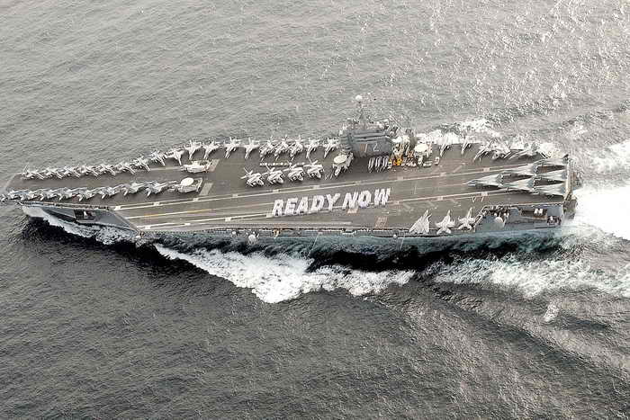 ВМС США испытали новую систему захода на посадку. Фото: Gabriel Piper/U.S. Navy/Getty Images