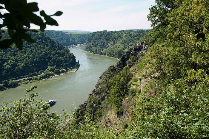 Долина Рейна со скалой Лорелеи. Фото c cайта flickr.com 