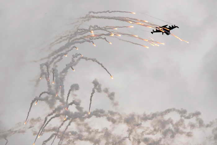 Международные эксперты признали Як-130 лучшим учебно-боевым истребителем. Фото: DMITRY KOSTYUKOV/AFP/Getty Images 