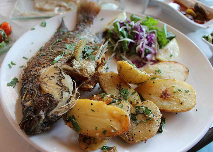  Рыба с картофелем. Фото: Salem Communications/flickr.com