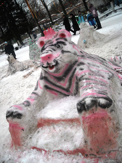 «Снего-лего». Причудливое кресло.Фото: Юлия БЛОХИНА/ Великая Эпоха (The Epoch Times)