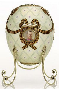 Пасхальное яйцо  Фаберже “Орден Святого Георгия”. Фото с сайта fabergeimperialeastereggs.ru