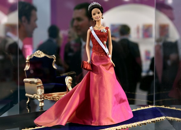 В Нюрнберге на крупнейшей выставке игрушек представлены новые куклы Барби. Фоторепортаж