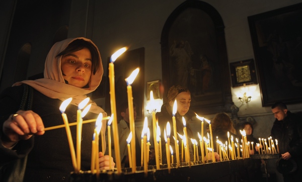 Рождество Христово. Рождественская служба в Тбилиси, Грузия. Фото: VANO SHLAMOV/AFP/Getty Images