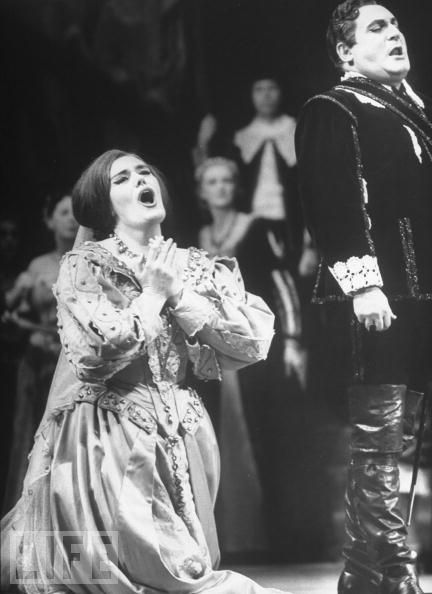 Джоан Сазерленд  - австралийская оперная дива скончалась после продолжительной болезни