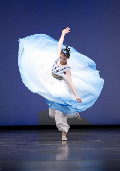 Чэнь Чиа Лин исполняет танец «Фея вод». Фото: Dai BING/Великая Эпоха /The Epoch Times