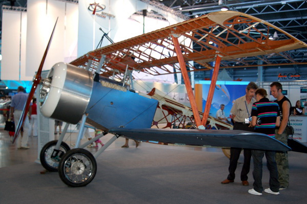 Фоторепортаж с Международного салона гражданской авиации и воздухоплавания «ИнтерАэроКом. Санкт-Петербург 2010»