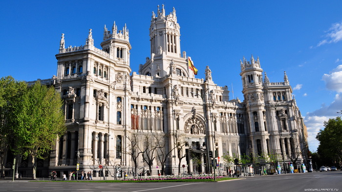 Мадрид — самый высокий город Европы. Фото с planetofhotels.com